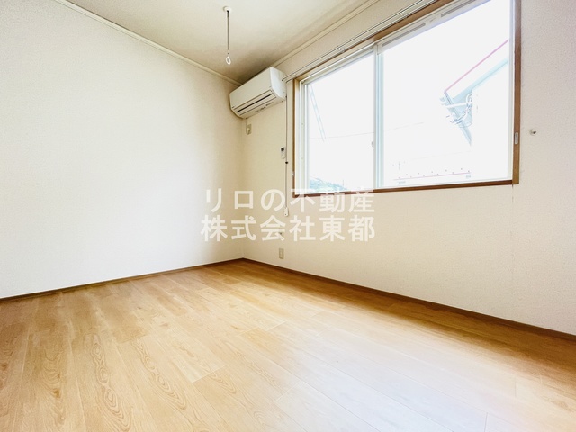 居室・リビング　南西向きで日当たり良好なお部屋！暖かな日差しが入ります♪