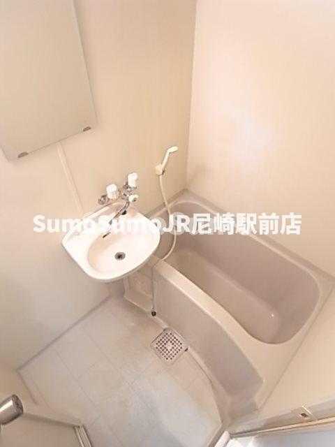 バス・シャワールーム　日々の疲れを癒すお風呂付です