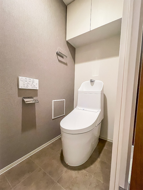 トイレ　※写真は同タイプ住戸です。