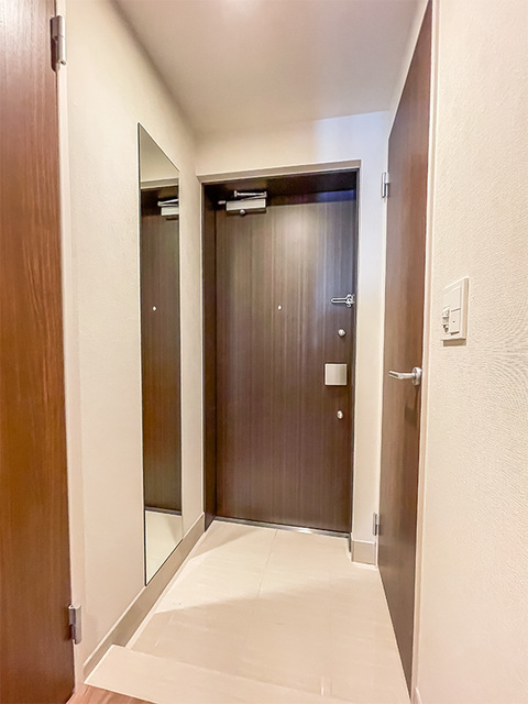 玄関　※写真は同タイプ住戸です。