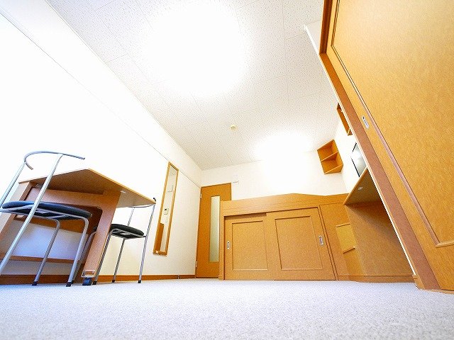 居室・リビング　ゆったり過ごせる居間です