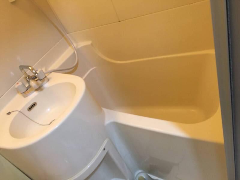 バス・シャワールーム　清潔感あふれるバスルーム！