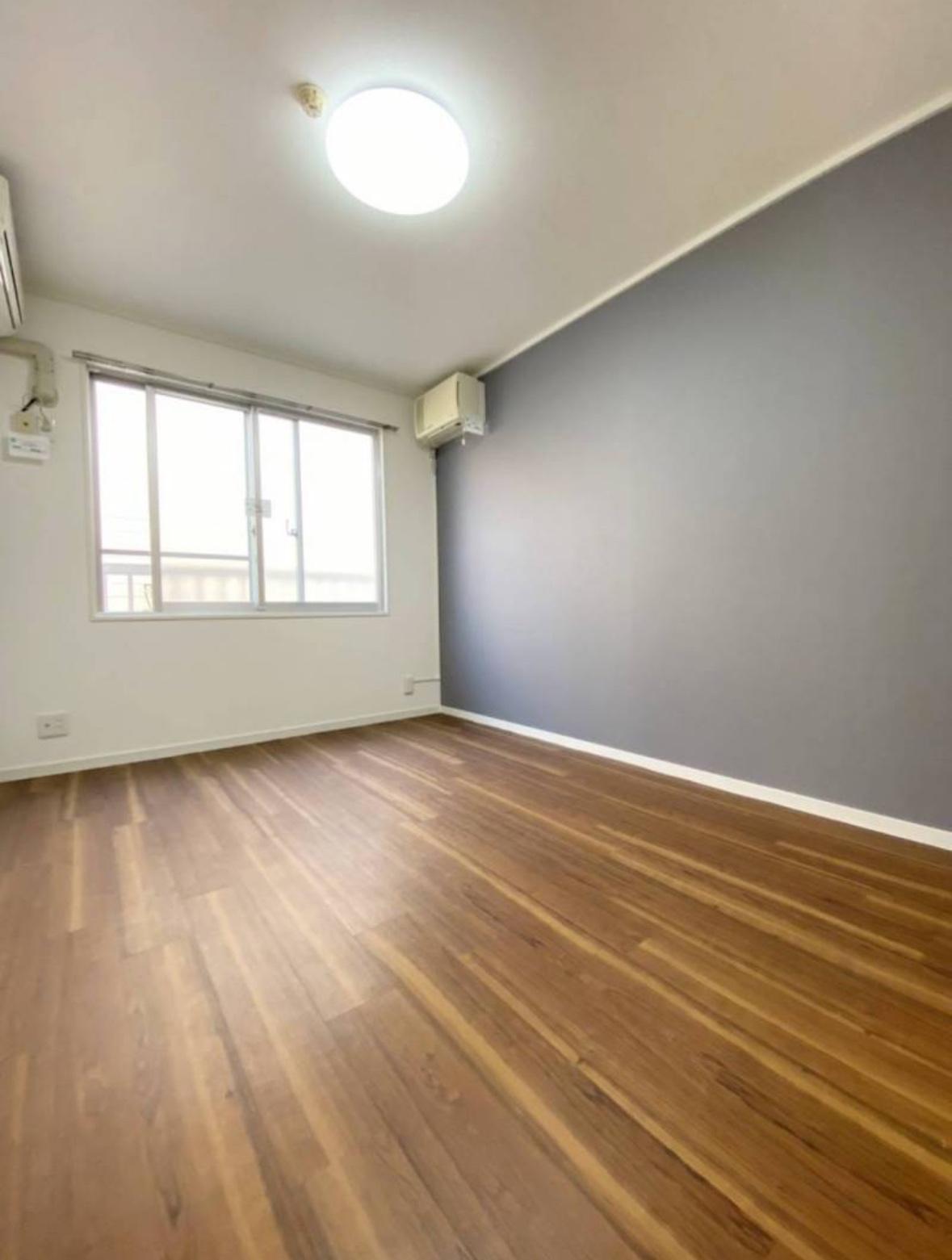 居室・リビング　壁面のアクセントクロスがポイント！