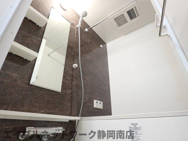 バス・シャワールーム　ゆったり過ごせるお風呂です