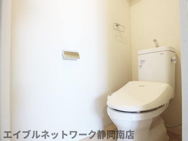 トイレ　トイレもきれいです