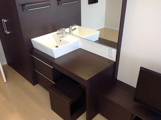 洗面設備　女性には嬉しい独立洗面台
