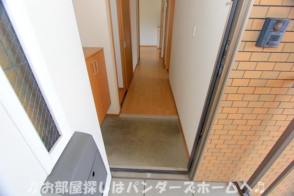 サニーコート院殿の玄関写真