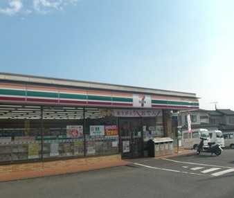 コンビニ　セブンイレブン 秦野菖蒲東店（コンビニ）まで1335m