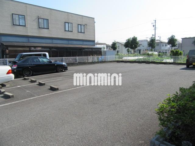 駐車場　広い駐車場です