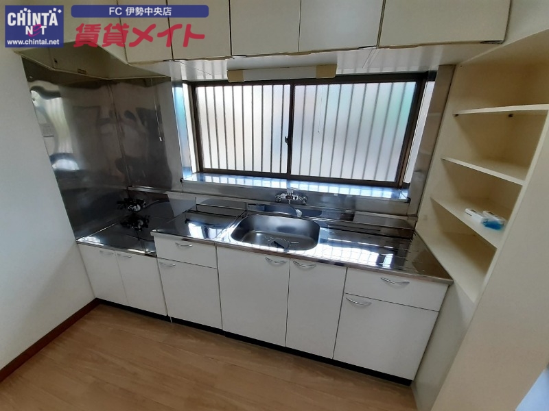 キッチン　別部屋参考写真です