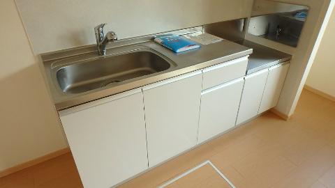 キッチン　蛇口がシャワー付でお掃除も楽々♪（イメージ）