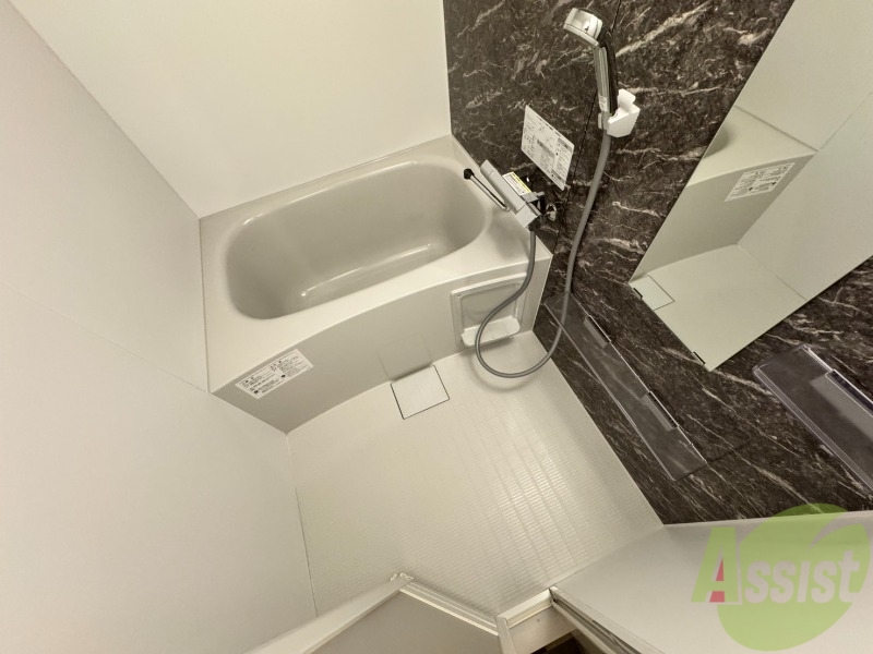 バス・シャワールーム　お風呂になります。一日の疲れを癒してくださいね。