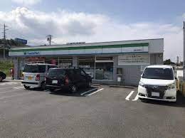 コンビニ　ファミリーマート柏原円明町店（コンビニ）まで815m