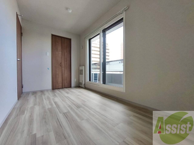 その他部屋・スペース　こちらのお部屋は光が差し込む、温かみのあるお部屋です。