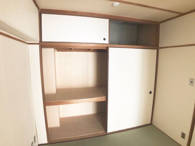 収納　押入