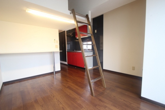 居室・リビング　※別号室の写真です。