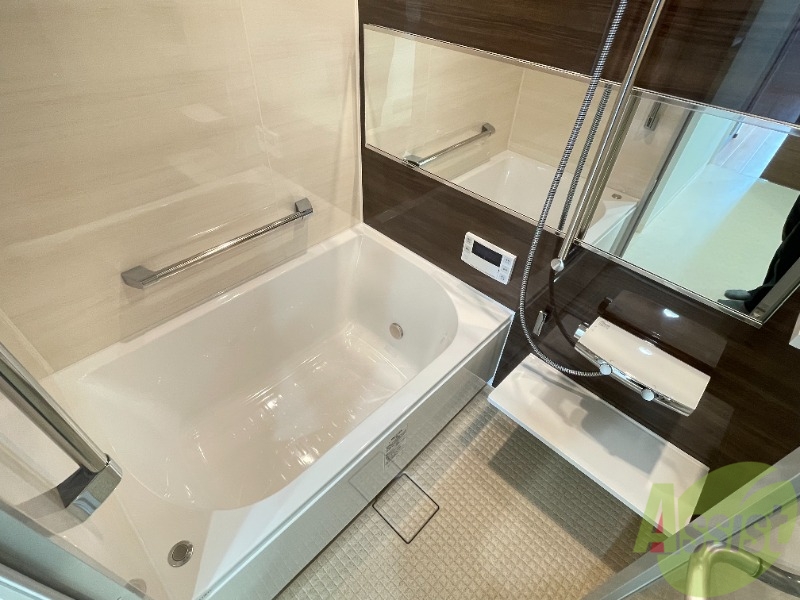 バス・シャワールーム　浴室はこんな感じ！１日の疲れを癒しましょう！！