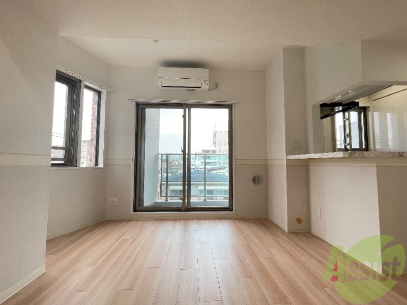 居室・リビング　１０．９５帖のＬＤＫを撮影しました。広々としてますね。