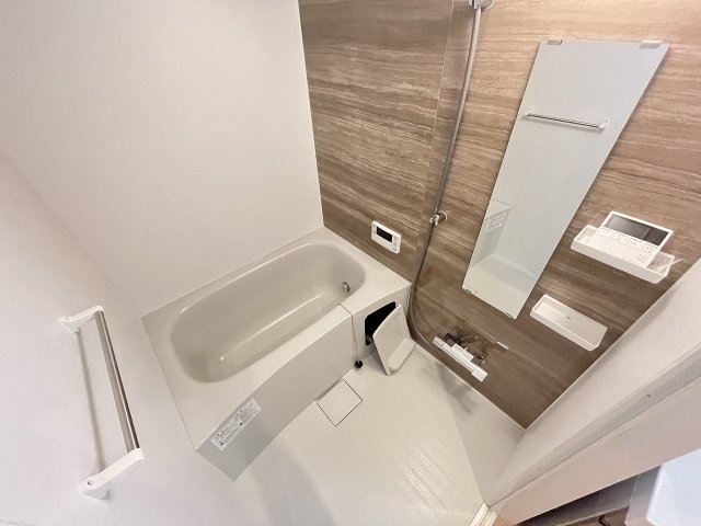 バス・シャワールーム　落ち着いた空間のお風呂です