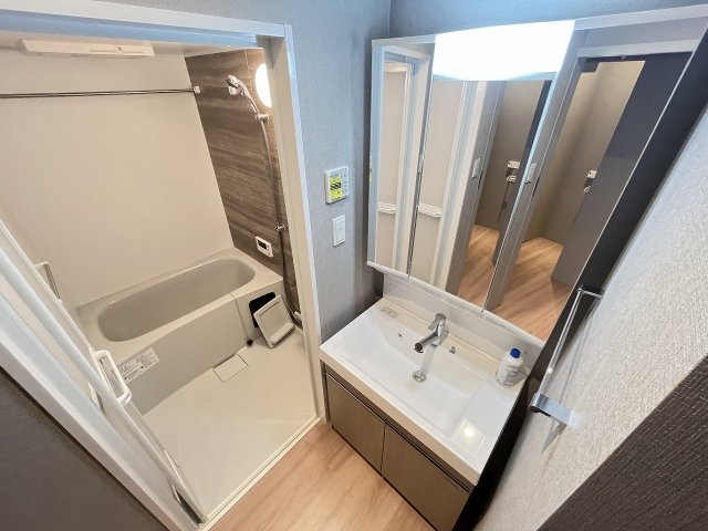 洗面設備　使いやすい洗面所です
