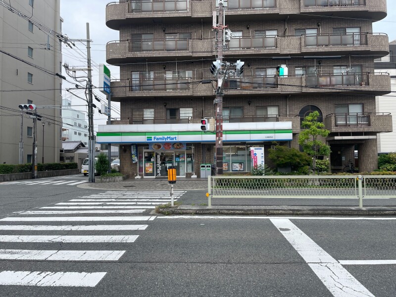 コンビニ　ファミリーマート北巽駅西店（コンビニ）まで143m