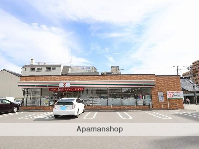 コンビニ　セブンイレブン（コンビニ）まで221m