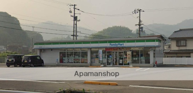 コンビニ　ファミリーマート（コンビニ）まで660m