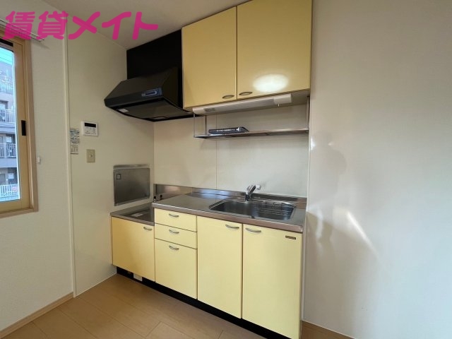 キッチン　別室反転タイプ画像