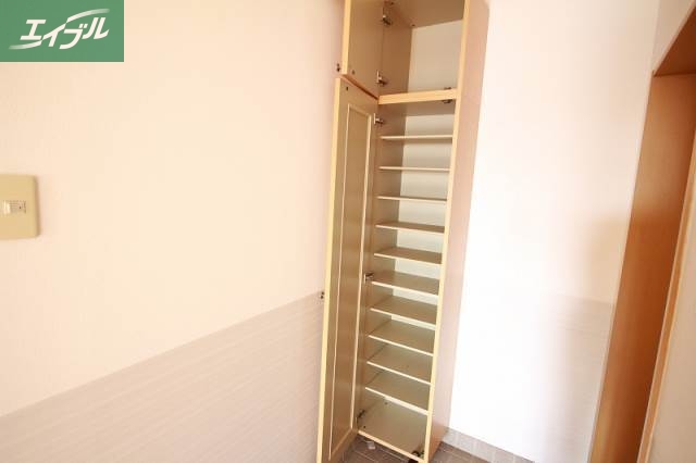 玄関　シューズボックス