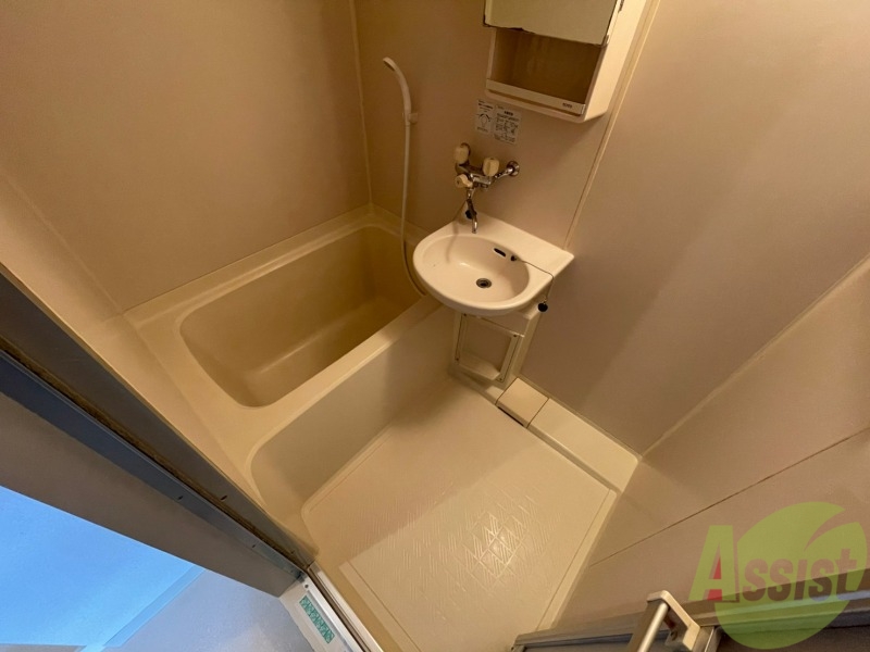 バス・シャワールーム　お風呂になります。一日の疲れを癒してくださいね。