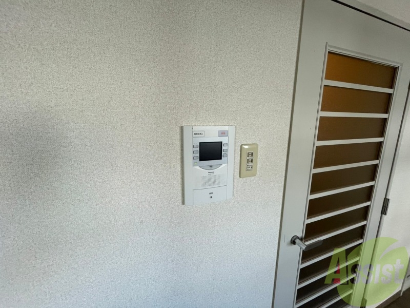 セキュリティ　ＴＶモニター付インターホンです。来客者の顔が見えるので安心！