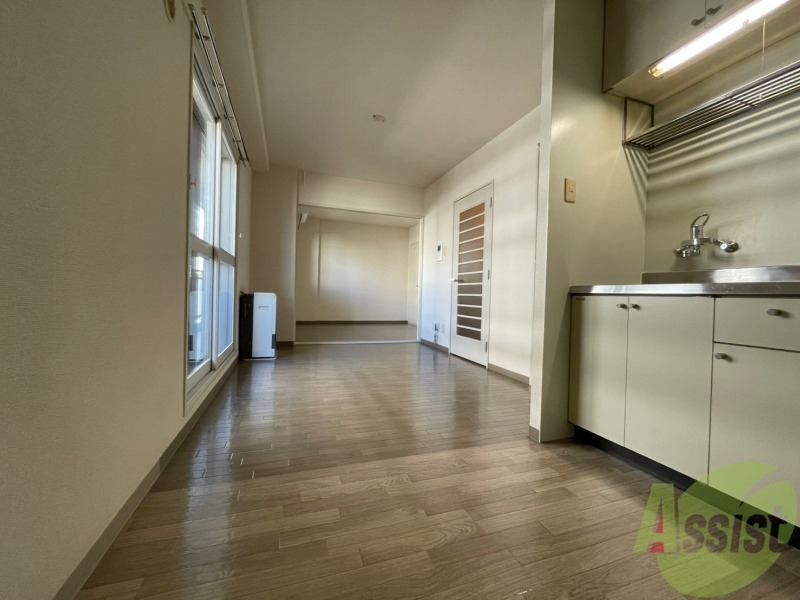 居室・リビング　広くてキレイなお部屋が広がっていて、充実した生活が送れそう。