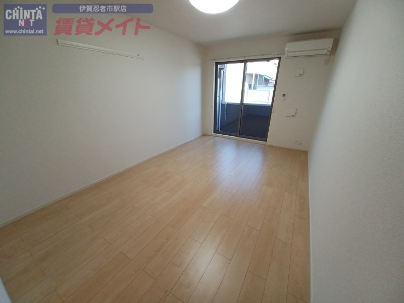 居室・リビング　同型別室のお写真です