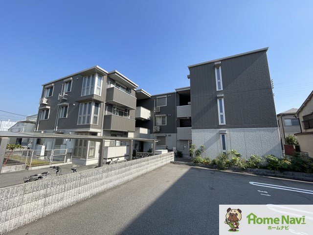 建物外観　「カーサカルマ」、現地待ち合わせでのご案内も大丈夫です。