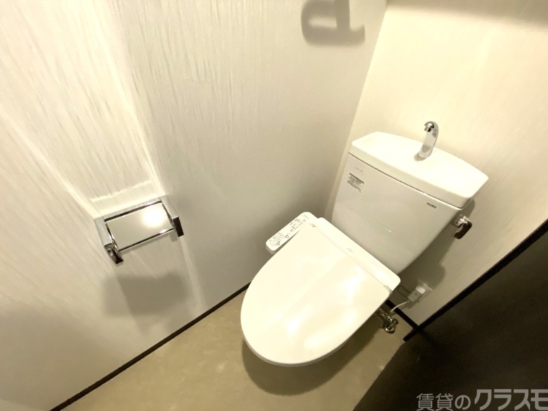 トイレ　温水洗浄暖房便座です！