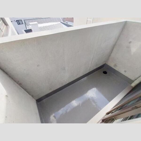 バルコニー　嬉しいバルコニー付き！夏季の洗濯物干しに♪