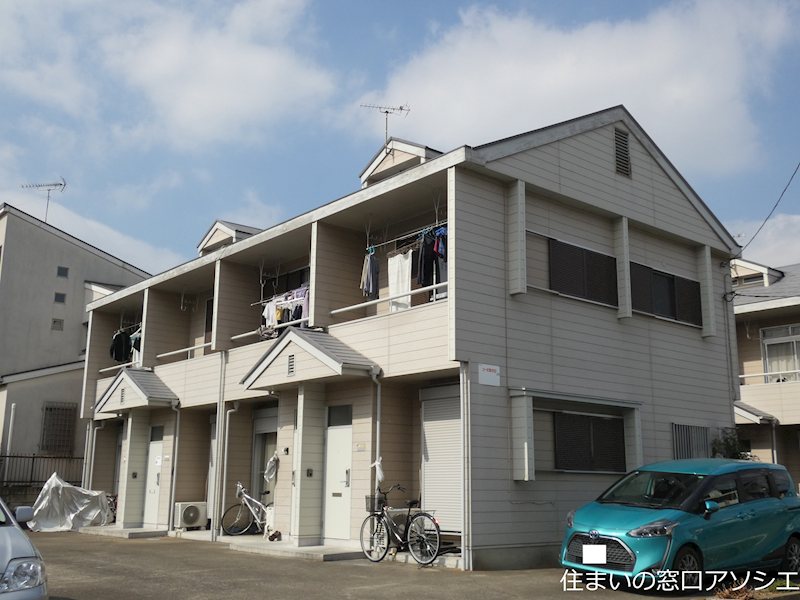 建物外観　コーポ鈴木・吉川市でのお部屋探しは、アソシエ住まいの窓口へ。