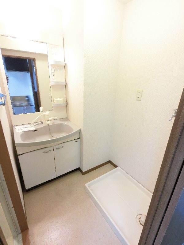 洗面設備　独立洗面台完備です。