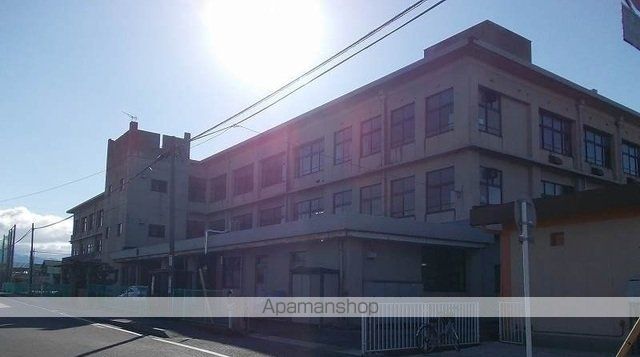 小学校　稲枝東小学校（小学校）まで500m