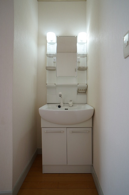 洗面設備　シャンプードレッサー完備なので、朝の身支度も楽チン☆