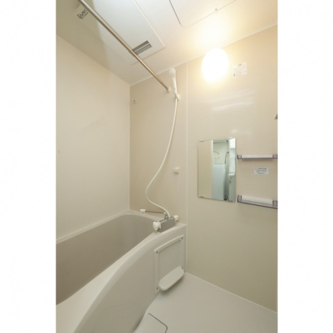バス・シャワールーム　バス（浴室乾燥機付き）