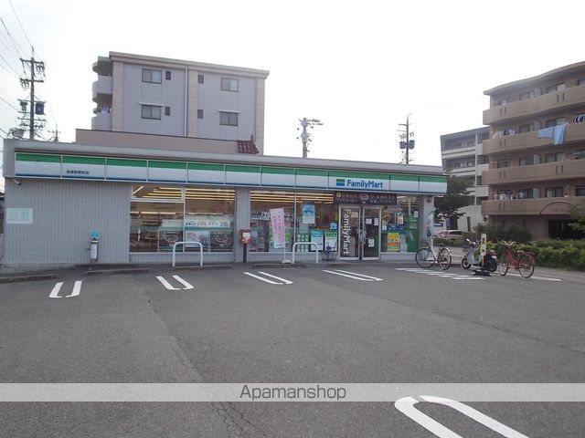 コンビニ　ファミリーマート（コンビニ）まで154m