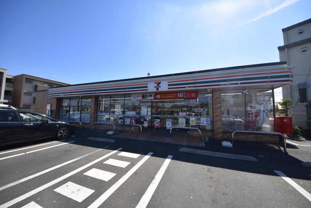 コンビニ　セブンイレブン草加谷塚上町店（コンビニ）まで260m
