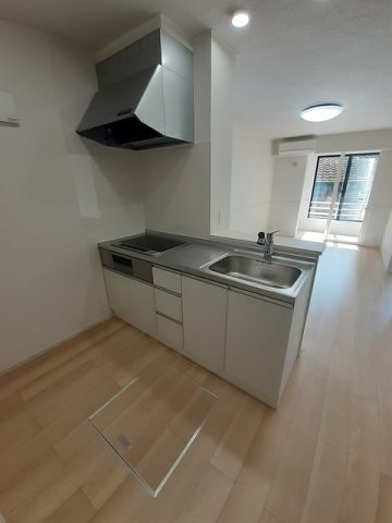 キッチン　コンパクトなキッチンで掃除もラクラク