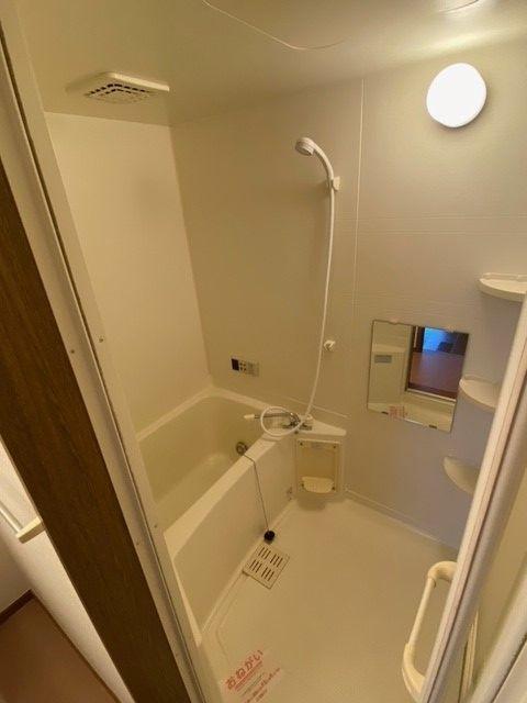 バス・シャワールーム　バスルーム