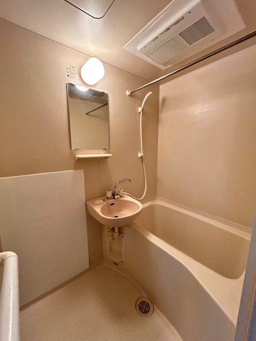 バス・シャワールーム　別号室の画像です。ご参考下さい