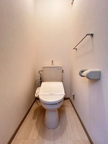 トイレ　別号室の画像です。ご参考下さい。