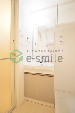 洗面設備　広い洗面スペース