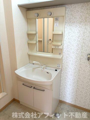 洗面設備　洗髪洗面化粧台