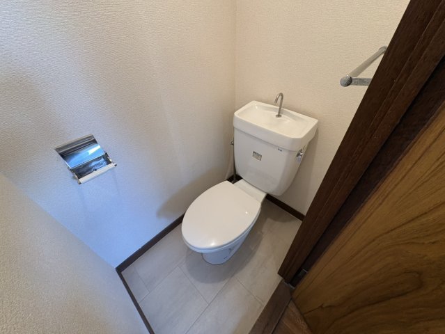 トイレ　パールハイツくれない